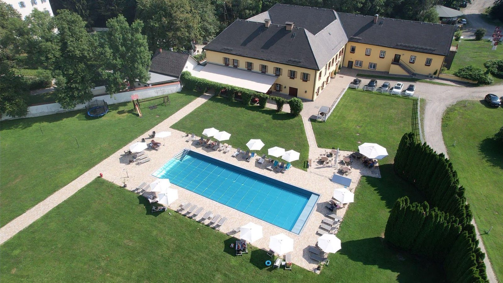 Energieautarkes Anwesen auf 60 ha inkl. Bauerwartungsland – Hotel & Reitgut am Wörthersee