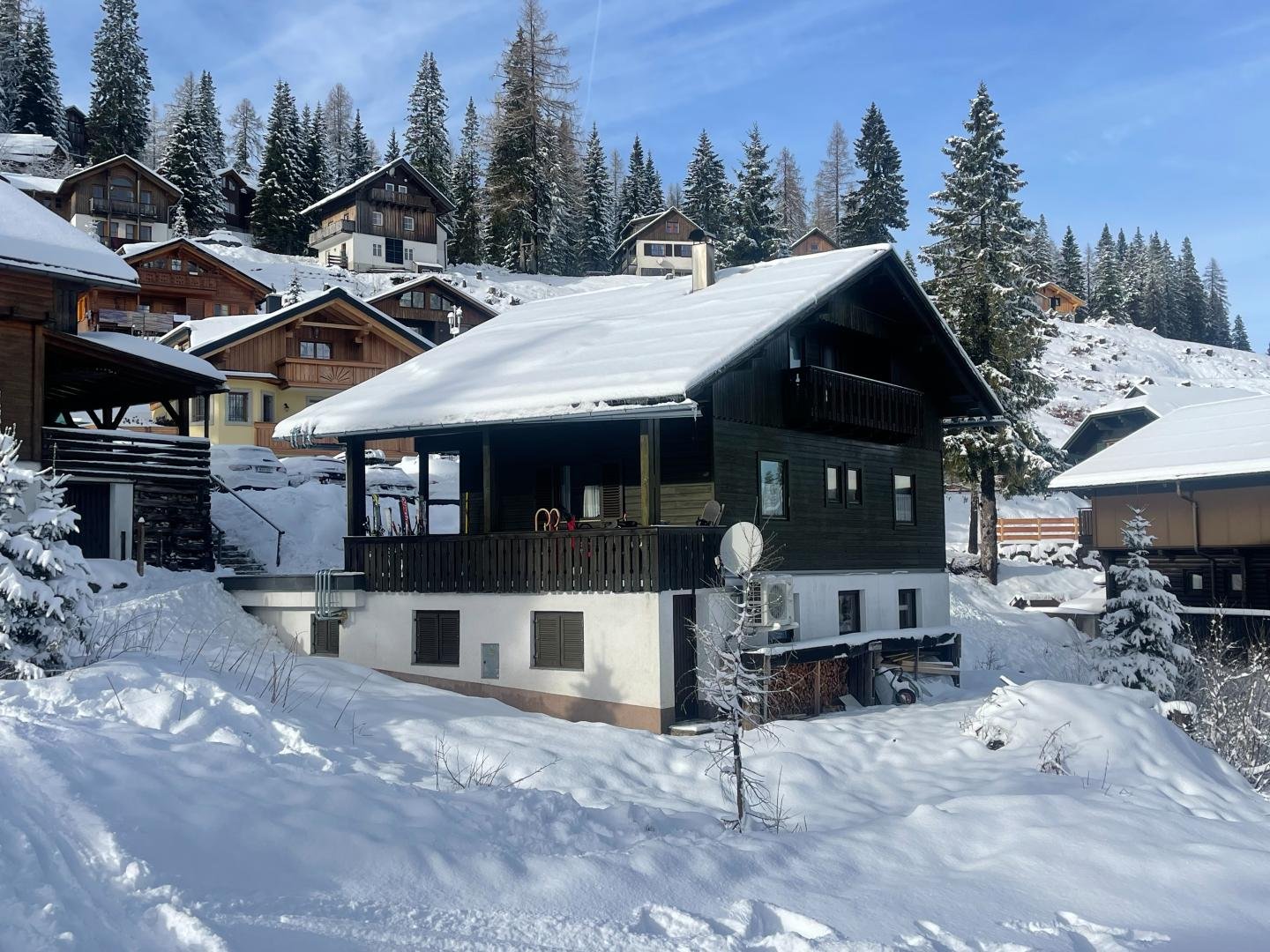 Haus am Nassfeld – direkter Pistenzugang – Renditeobjekt mit drei Einheiten und PV-Anlage