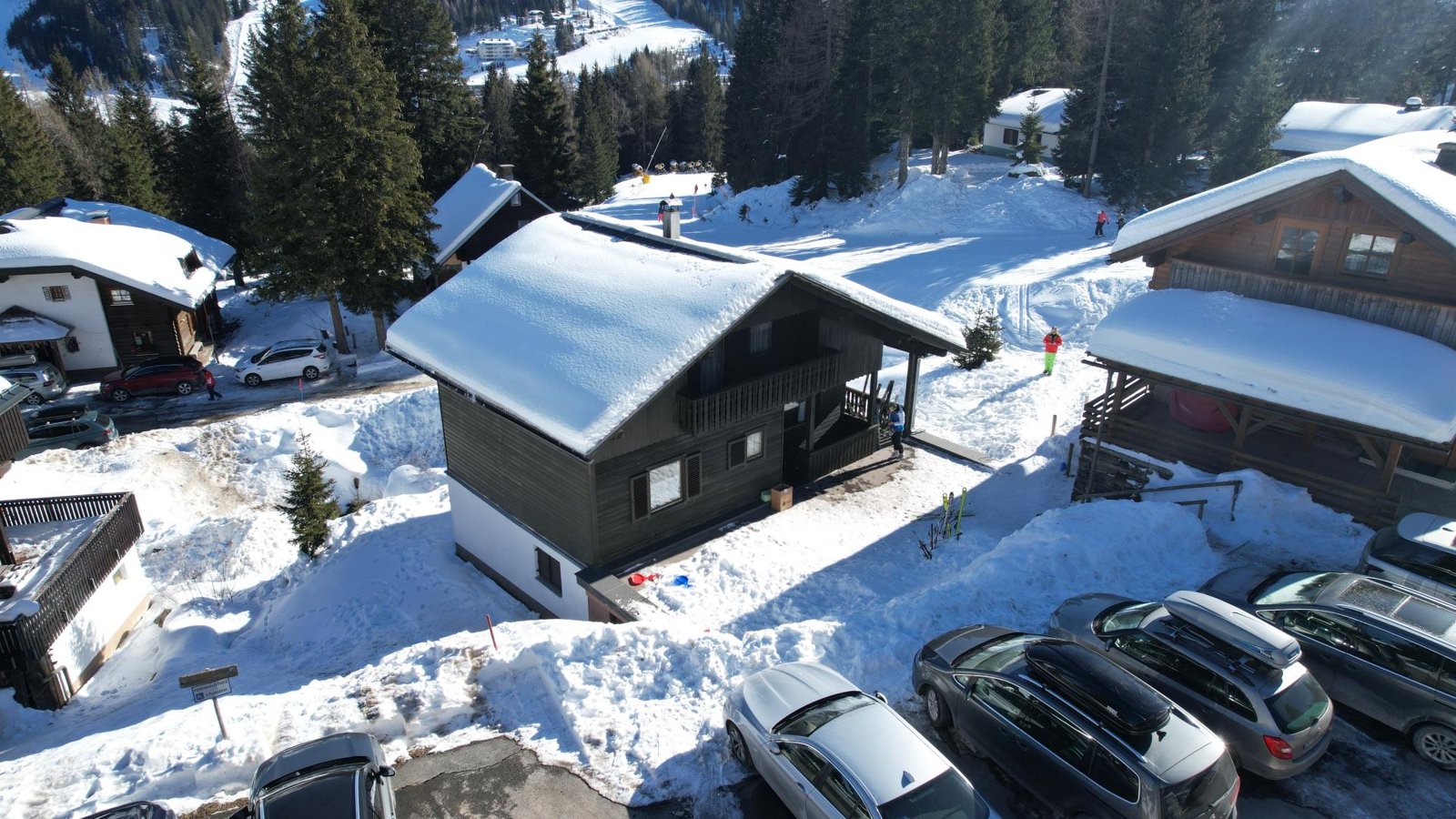 Haus am Nassfeld – direkter Pistenzugang – Renditeobjekt mit drei Einheiten und PV-Anlage