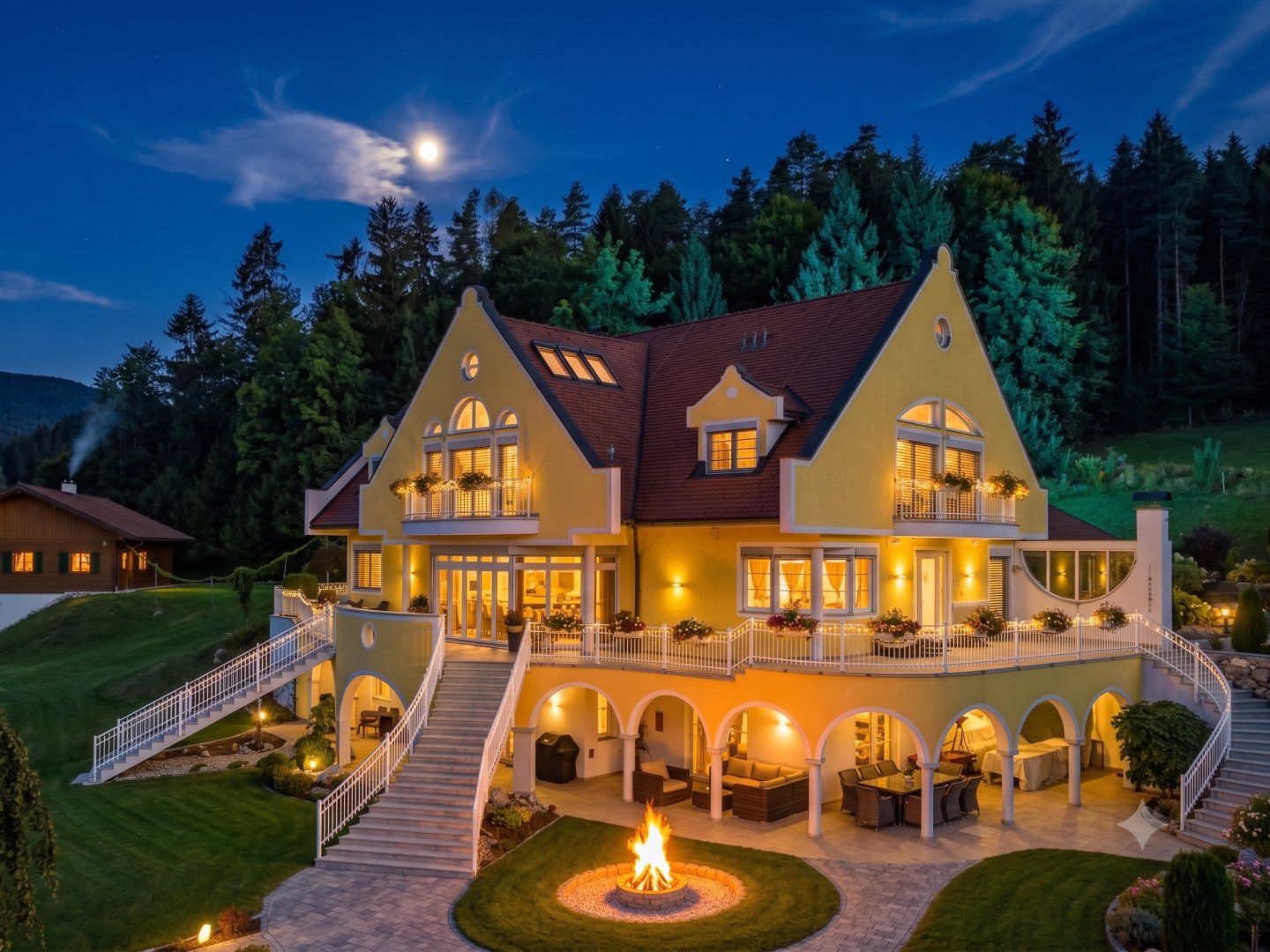 herrschaftliches-landgut-ueber-dem-kurort-bad-schwanberg-luxusvilla-mit-gaestehaus-spa-68-ha-eigengrund