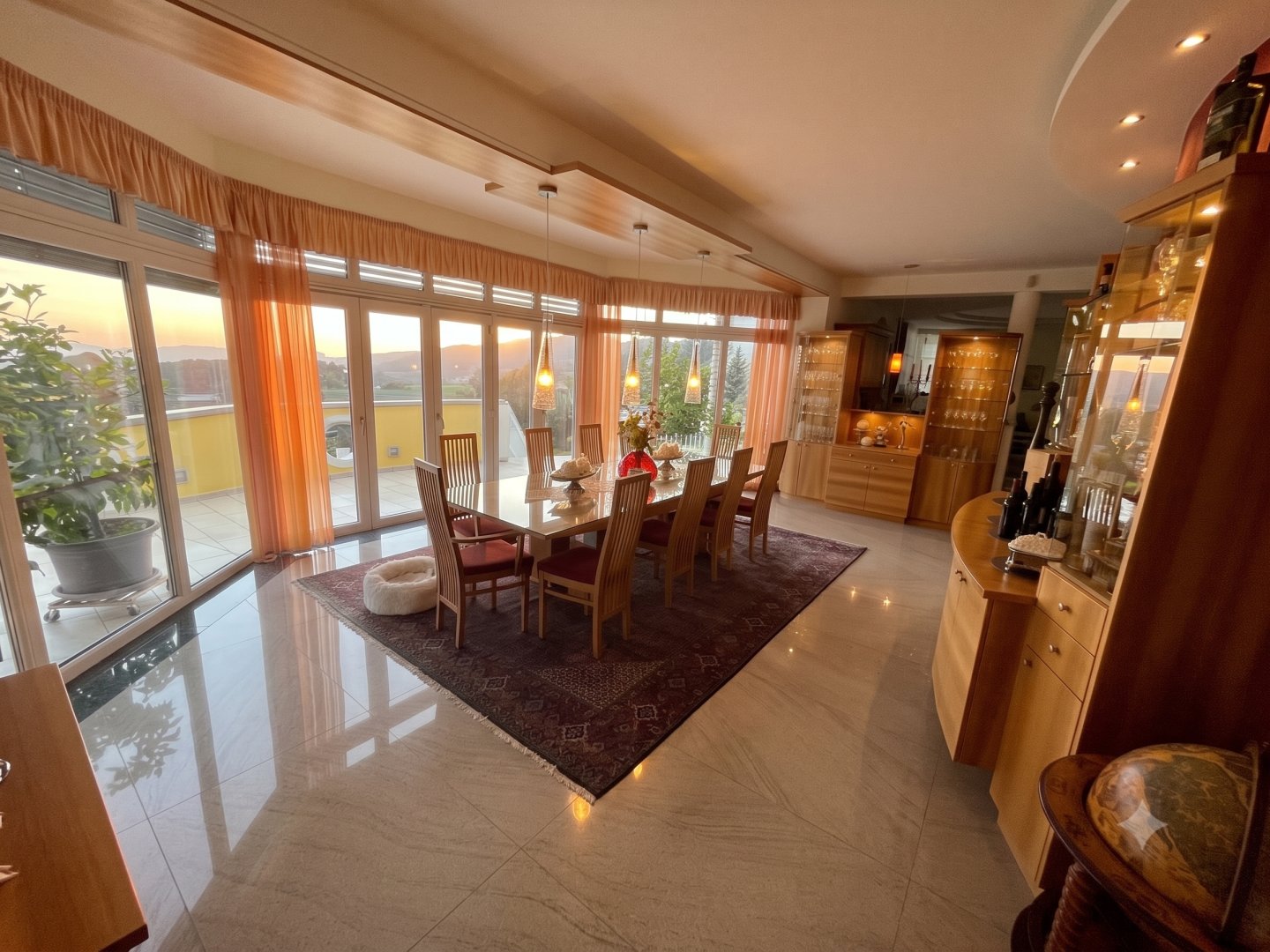 herrschaftliches-landgut-ueber-dem-kurort-bad-schwanberg-luxusvilla-mit-gaestehaus-spa-68-ha-eigengrund