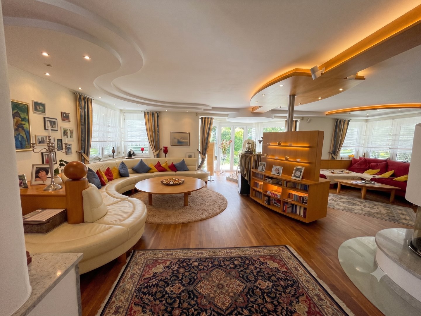 herrschaftliches-landgut-ueber-dem-kurort-bad-schwanberg-luxusvilla-mit-gaestehaus-spa-68-ha-eigengrund