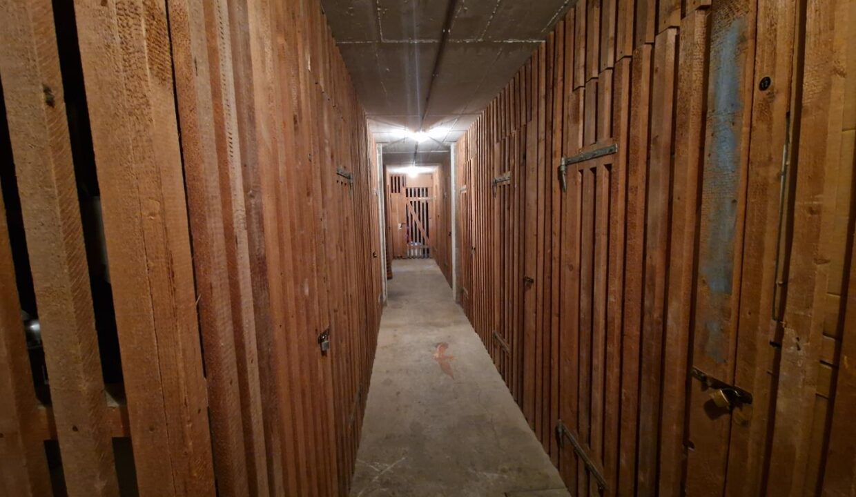 Keller