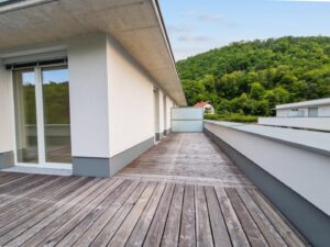 ERSTBEZUG: Moderne 2-Zimmer-Wohnung mit Eckterrasse