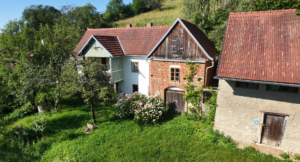 Landwirtschaft mit Eigenwald, Quellfassung und 38.000 m² Grund.&hellip;