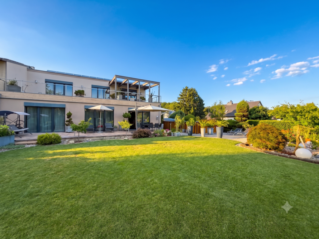 Passivhaus der Extraklasse: Pool, Photovoltaik-Speicher & Dachterrasse in Linz-Kleinmünchen" · „HWB 9! – Bild 5