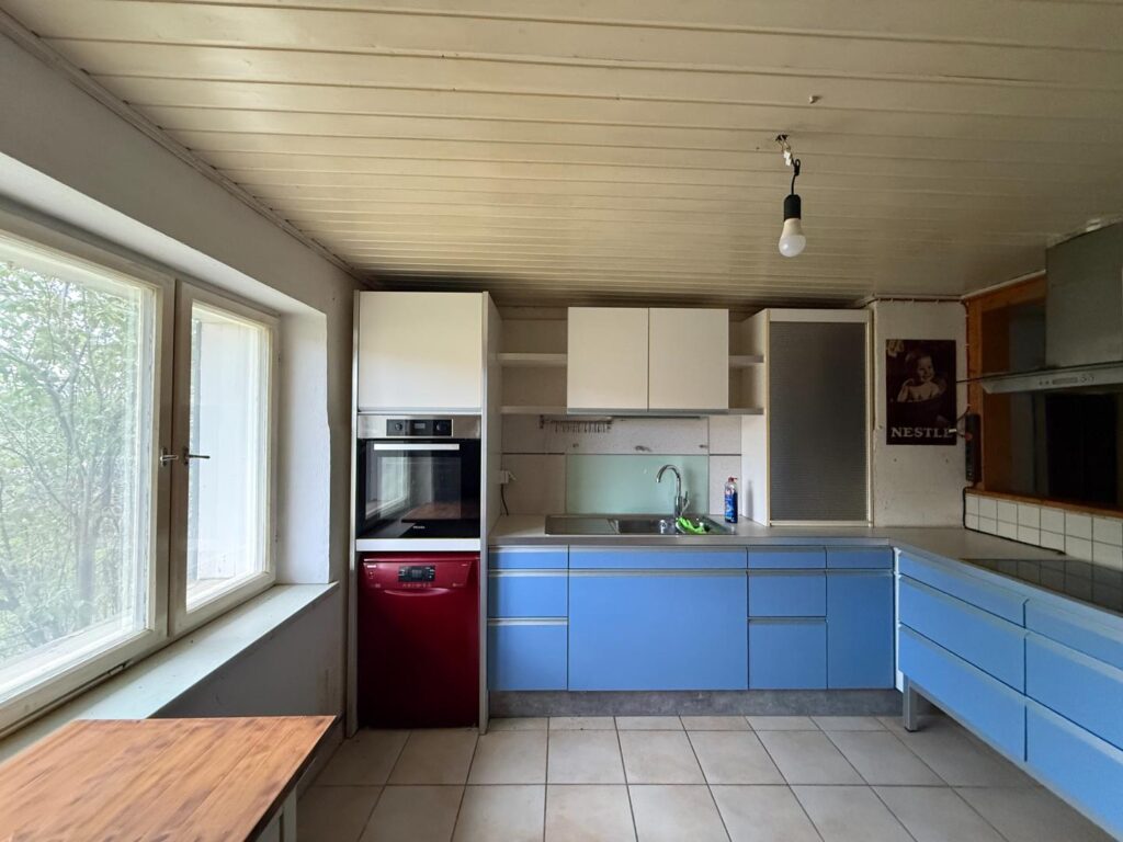 Sanierungsbedürftiges Bauernhaus für Bastler mit Potenzial und Aussicht – Bild 4
