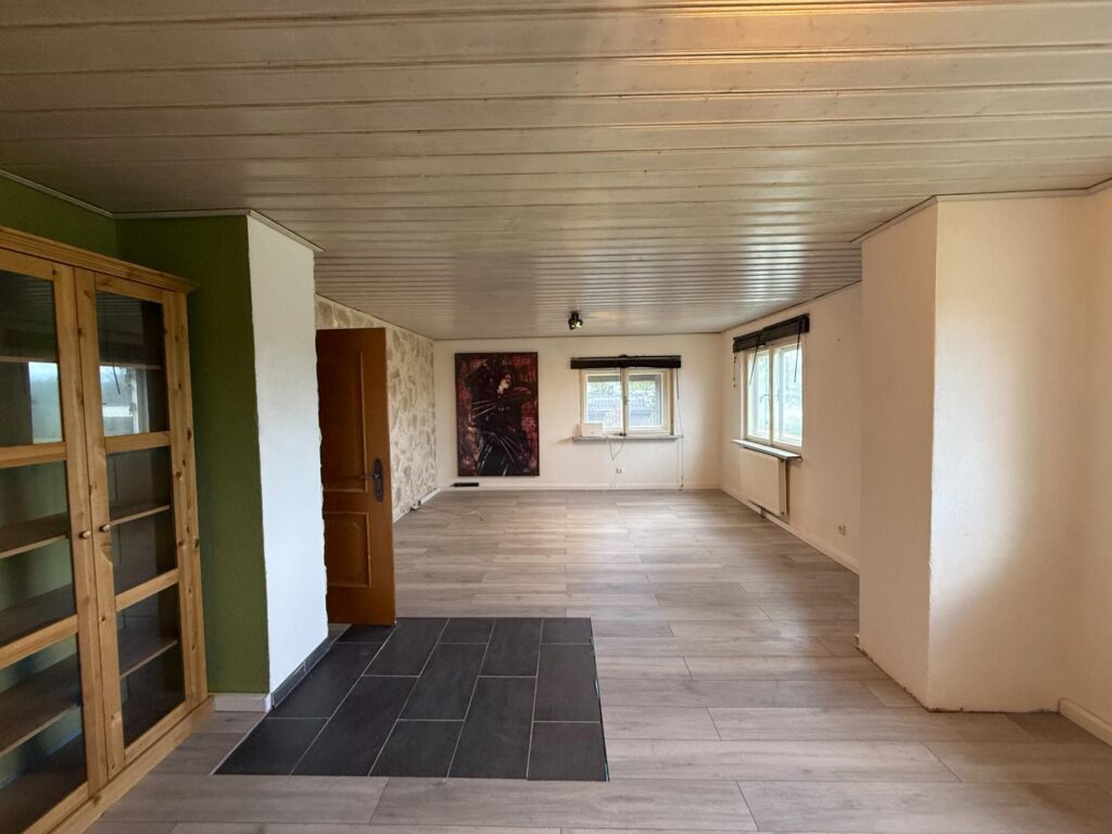 Sanierungsbedürftiges Bauernhaus für Bastler mit Potenzial und Aussicht – Bild 5