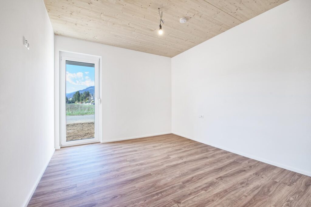 Raum für Familie, Homeoffice und Gäste – 4-Zimmer-Neubauwohnung mit südseitiger Balkonloggia in Villach Landskron – Bild 4