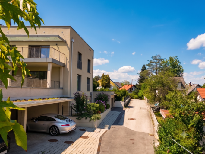 Wohnung Graz – Waltendorf – Waltendorf: Maisonette mit Garten, drei Freiflächen und zwei Eingängen