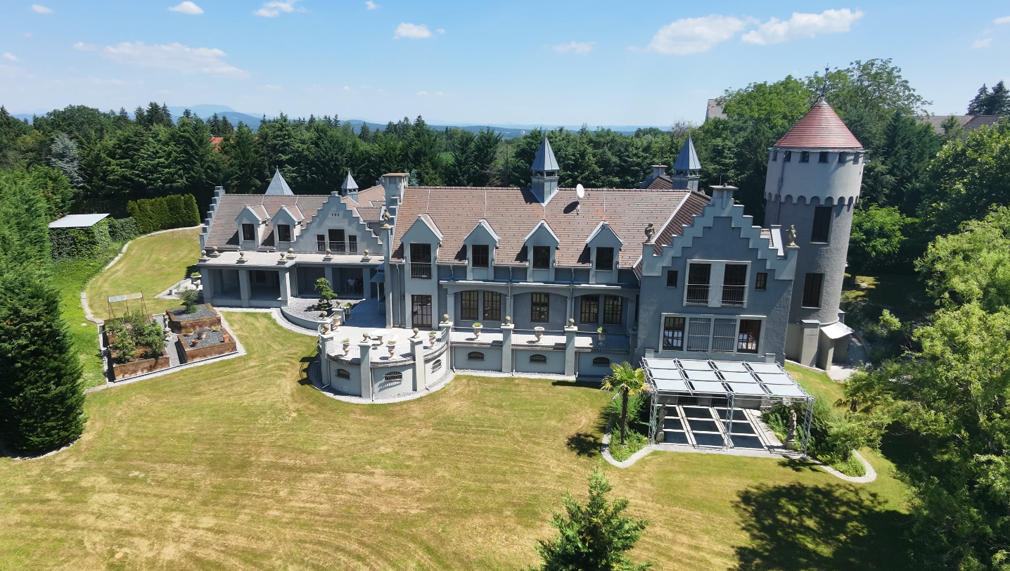 Das Schloss in Lannach – Repräsentativer Firmen- und Privatwohnsitz auf 10.600 m² Parkgrundstück