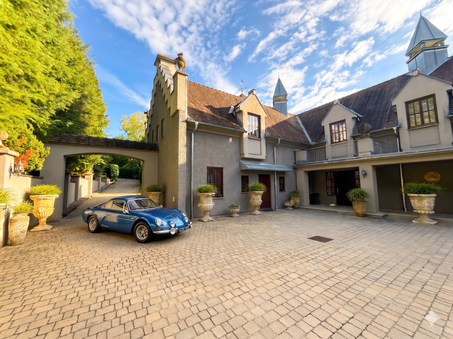 Das Schloss in Lannach – Repräsentativer Firmen- und Privatwohnsitz auf 10.600 m² Parkgrundstück