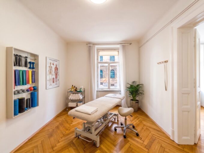 Büro / Praxis Graz – Ordination, Kanzlei, Studio: 227 m² Altbau-Gewerbefläche bei der…