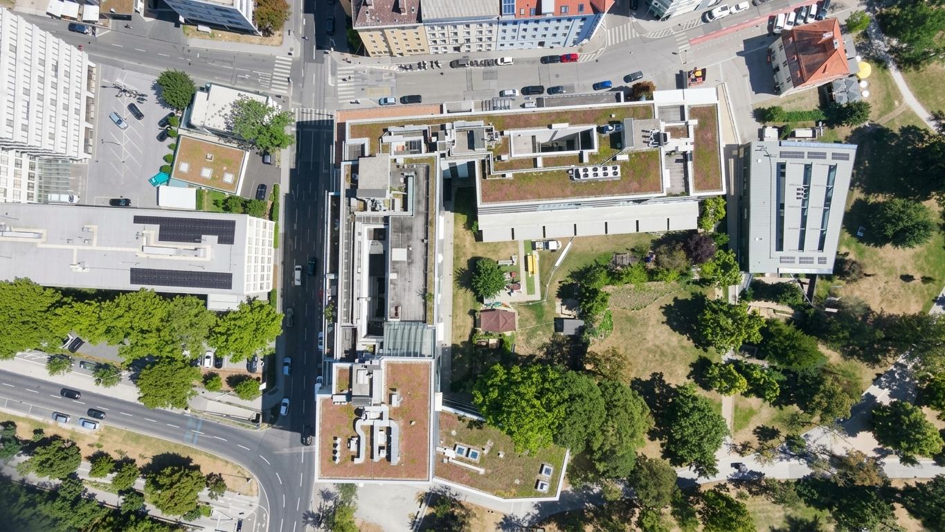 Das Penthouse der Extraklasse in Graz: 360° Schlossbergblick, private Wellness-Oase und absolute Diskretion