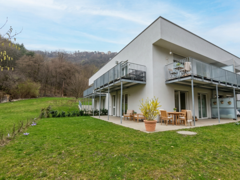 ERSTBEZUG: Moderne 3-Zimmer-Gartenwohnung in Ecklage mit Blick ins Grüne