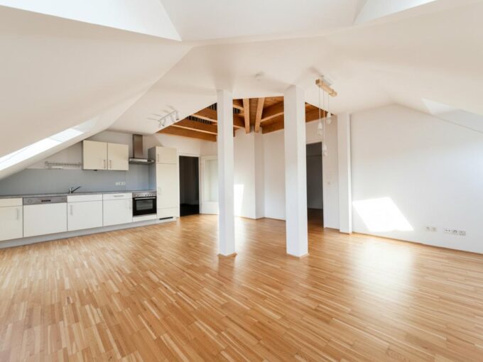 Dachgeschoss Graz – Urbanes Wohnen mit Galerie und großzügigem Wohnbereich
