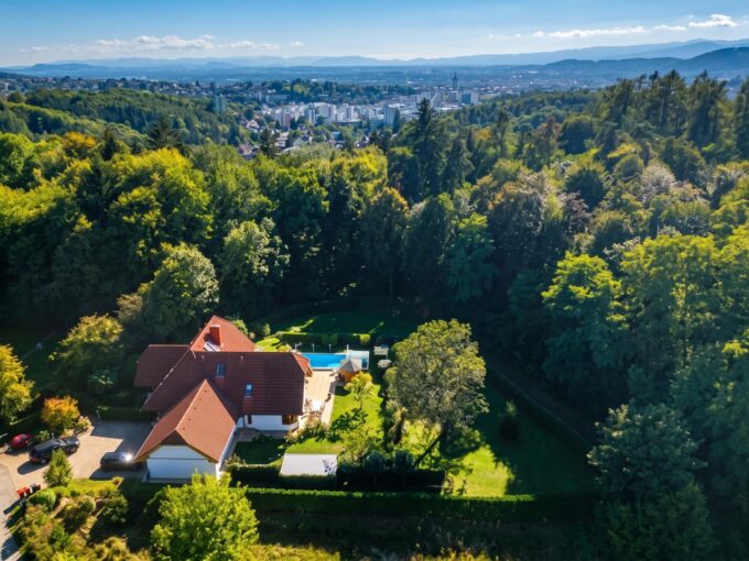 Einfamilienhaus Graz – Mariatrost – Landhausvilla mit Pool am Leechwald, optional mit Baugrund –…