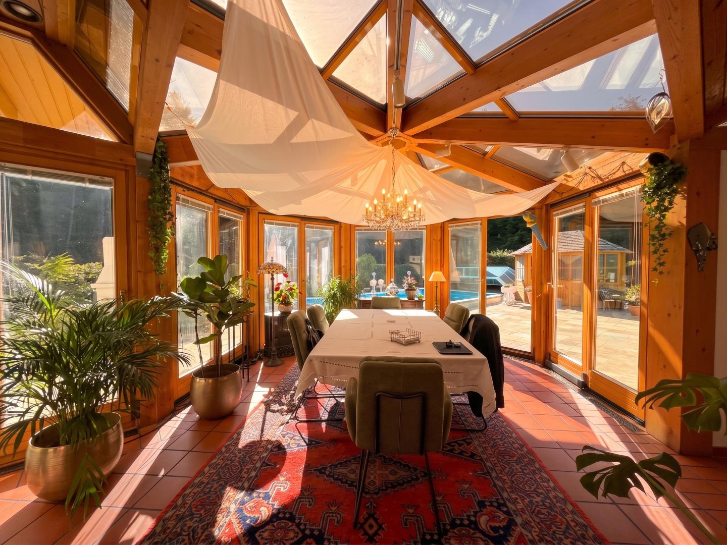 Landhausvilla mit Pool am Leechwald, optional mit Baugrund – Stadtnah wie am Land wohnen.