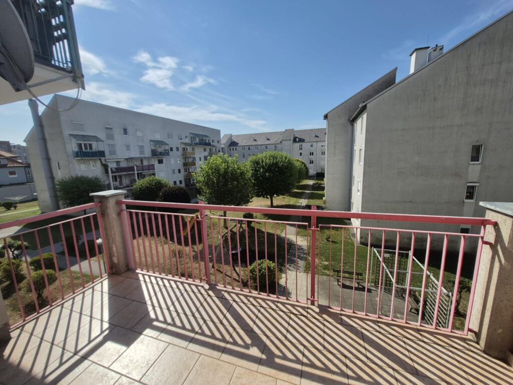 Balkon in den begrünten Innenhof – Wohnung, Algersdorferstraße 66B, 8020 Graz