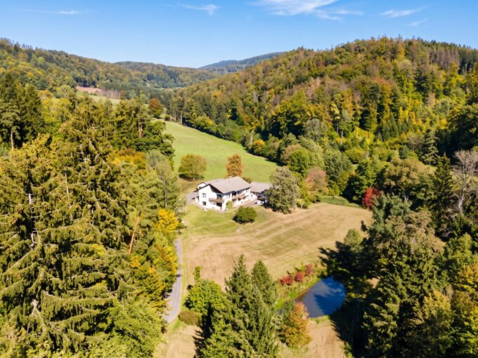 Villa Gratkorn – Herrschaftliche Landhausvilla in absoluter Alleinlage – 14.500 m²…